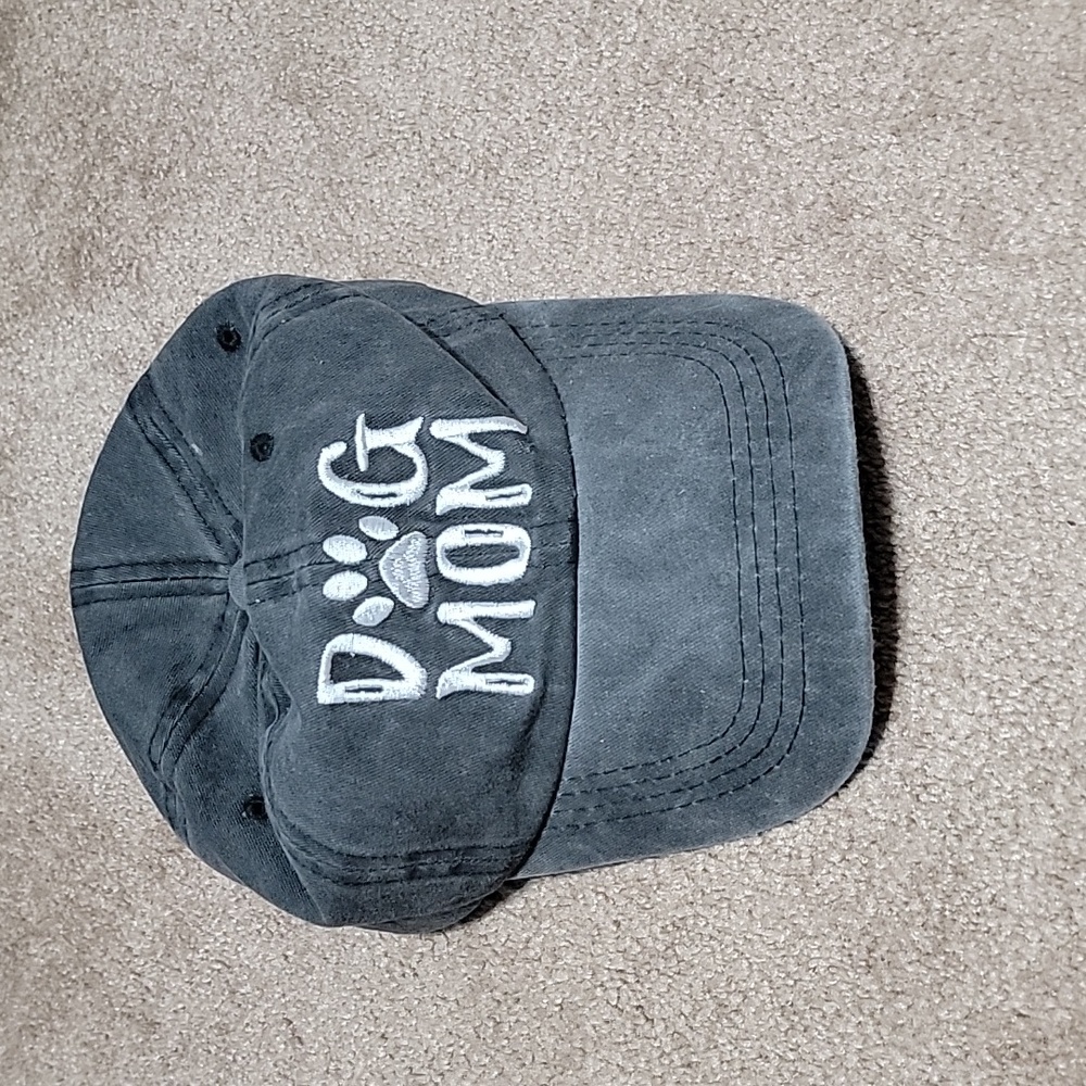 DOG MOM baseball Cap